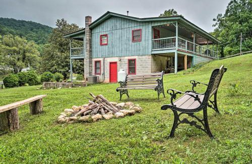 Clayton House | Hot Tub and Fire Pit Pet-Friendly Clayton Escape!