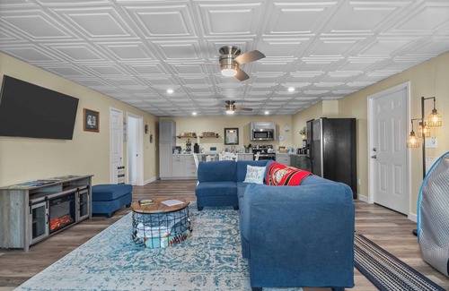 Waverly Apartment | Hot tub at Devildog Ridge