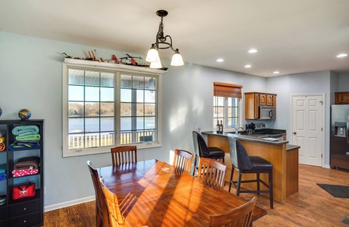 Cadiz House | Hot Tub, Dock & Views: Waterfront Home in Cadiz!