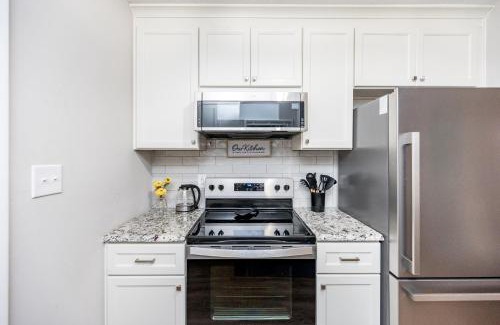 Southeast Raleigh House | Hot Tub Fire Pit 4BR Oasis