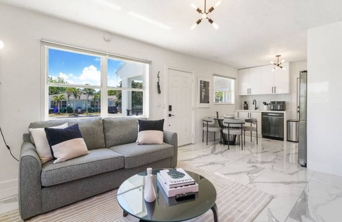 Buena Vista House | Hot Tub Fire Pit Miami Cruise Port Design District