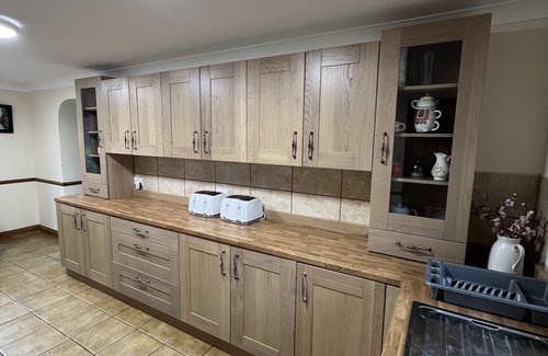 Bournemouth City Centre House | Hot Tub & Heated Pool Heaven in this Bournemouth Residence