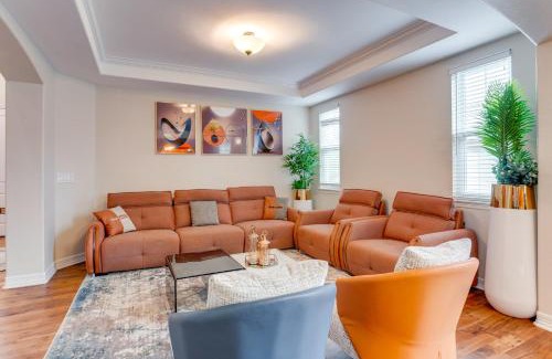 Aurora House | Hot Tub, Home Gym, Game Room Spacious Aurora Home