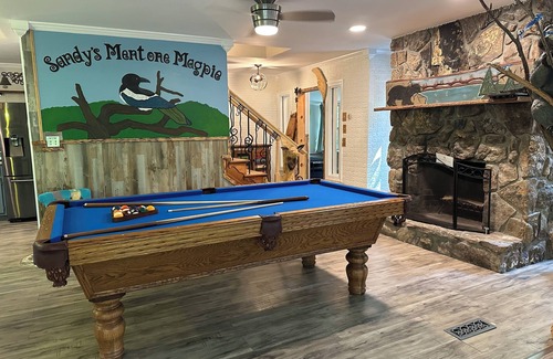Mentone House | Hot Tub I Pool Table I Indoor Fountain I Pacman