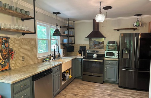 Mentone House | Hot Tub I Pool Table I Indoor Fountain I Pacman