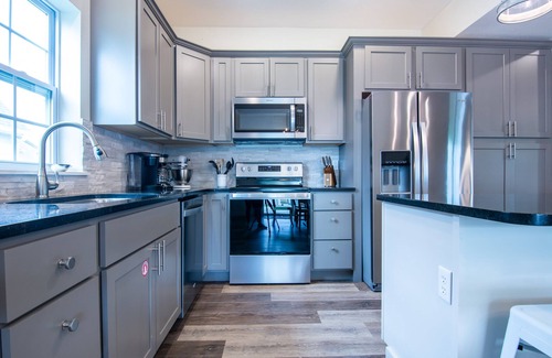 Hollister House | Hot tub, Indoor pool, Fire pit, Dog-friendly | Pineapple Bungalow