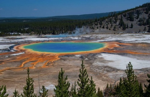 Island Park Cabin | Hot tub! Pickleball Court! Theater Room!