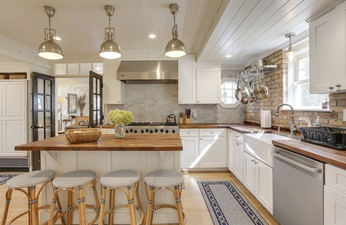 Kenosha House | Hot tub relaxing retreat. Large group gatherings! Business travel.