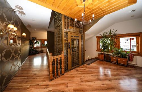 Mejë Hotel | Hotel Çarshia e Jupave