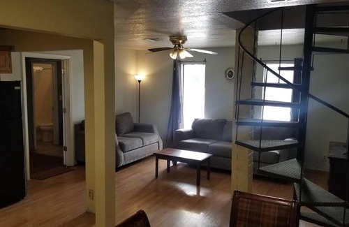 Stillwater Apartment | Hotel 5 Beds & 3 Baths Sleeps 11 Hotel Room Suite 102 Booking
