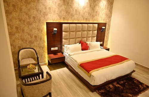 Bareilly Hotel | Hotel Aakriti Clarks Inn Express