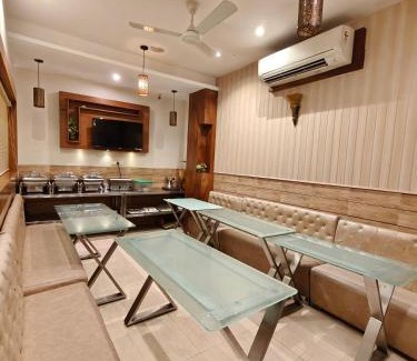 Kamathipura Hotel | Hotel Amber Palace