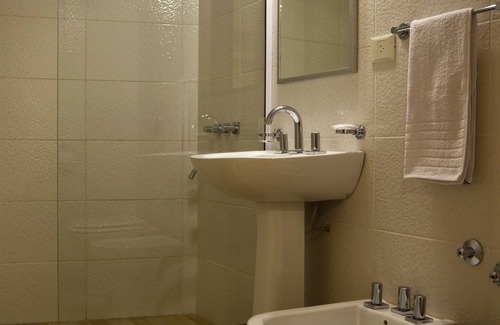 General Roca Hotel | Hotel Bait