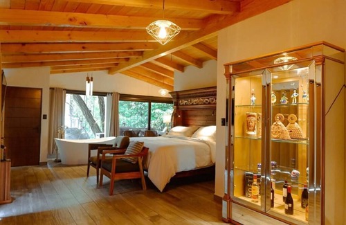 Tzintzuntzan Hotel | Hotel Boutique La Casa Del Lago