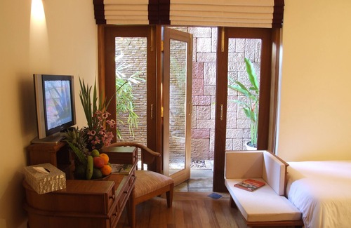 Mandalay Hotel | Hotel by the Red Canal