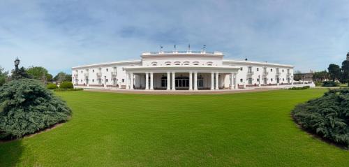 San Nicolas de los Arroyos Hotel | Hotel Colonial San Nicolás
