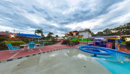 Pueblo Tapao Hotel | Hotel Campestre Los Tucanes