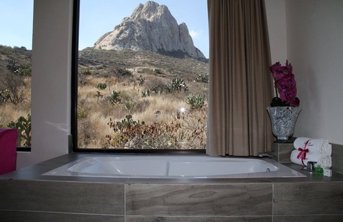 Bernal Hotel | Hotel Centenario Los Arroyitos