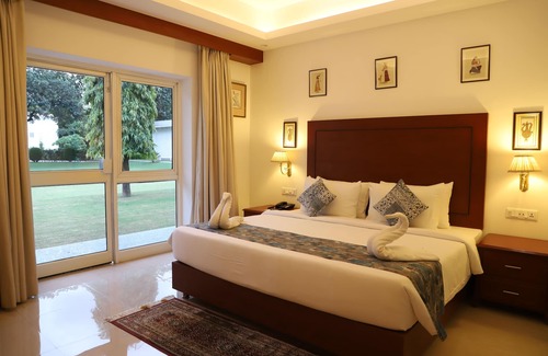 Khajuraho Hotel | Hotel Chandela Khajuraho