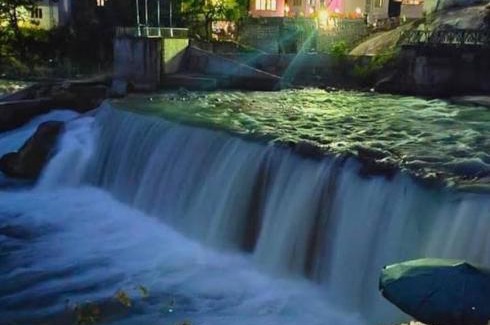 Athmuqam Hotel | Hotel Dee waterfall view kutten