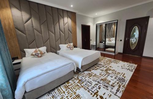 Dushanbe Bed & Breakfast | HOTEL DEHLAVI o