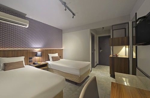 Zona 01 Hotel | Hotel Deville Business Maringá