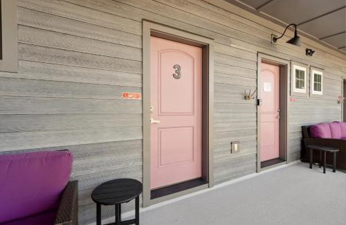 Folly Beach Hotel | Hotel Folly with Marsh and Sunset Views