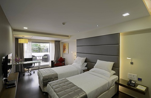 Belapur Hotel | Hotel Grande 51