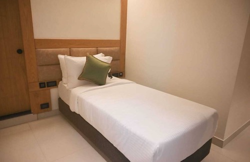 Berhampore Hotel | Hotel Green View