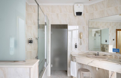 Gijon City Centre Hotel | Hotel Hernán Cortés