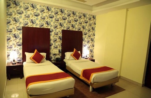 Lakdi Ka Pul Hotel | Hotel Hollyhock