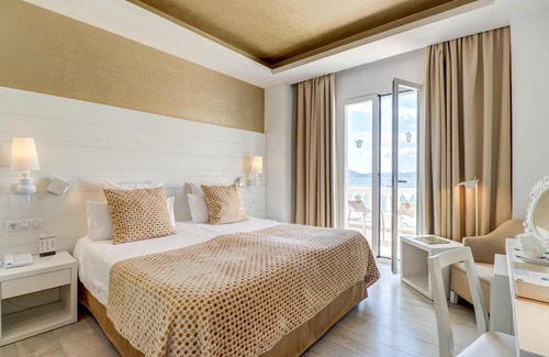 Puerto de Pollensa Hotel | Hotel Illa d'Or & Club Apts 4* Sup