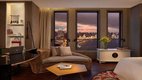 Downtown Shanghai Hotel | Hotel Indigo Shanghai On The Bund by IHG