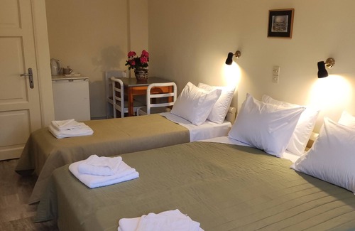 Mithimna Hotel | Hotel Iris