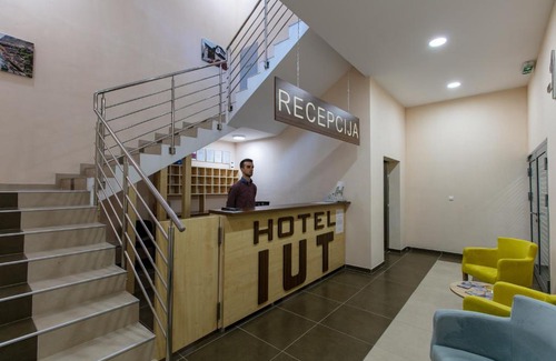 Travnik Hotel | Hotel IUT