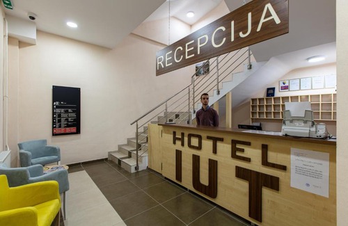 Travnik Hotel | Hotel IUT