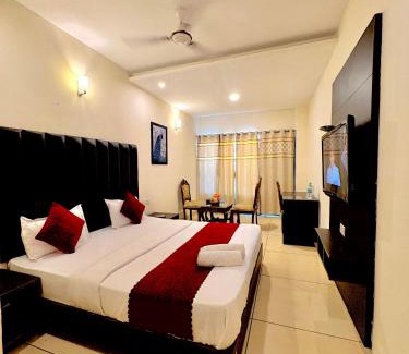 Chandigarh Hotel | Hotel JB Grand Residency Zirakpur Chandigarh # lift #Balcony Rooms # Banquet Hall # Family Rooms
