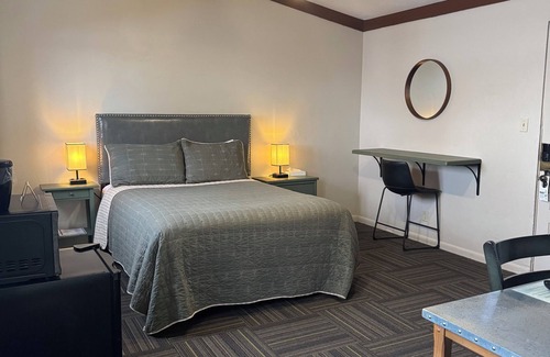 Douglas Hotel | Hotel LaBonte