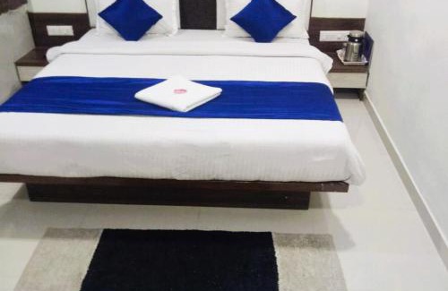 Vastrapur Hotel | Hotel Lake Palace Ahmedabad