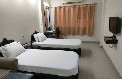 Maharana Pratap Nagar Hotel | Hotel Lake Princess