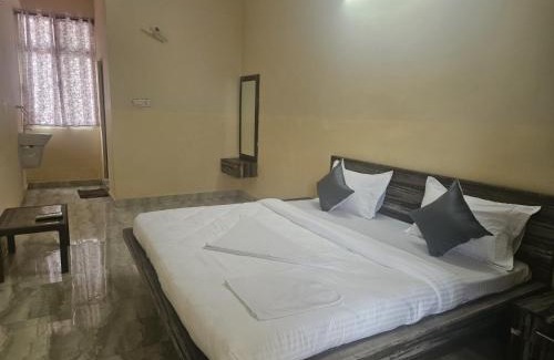 Farooq Nagar House | Hotel lord Jaggannath Plaza