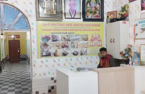 Misrikh Apartment | Hotel madhava