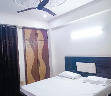 Delhi Bed & Breakfast | Hotel Mannat In Laxmi Nagar