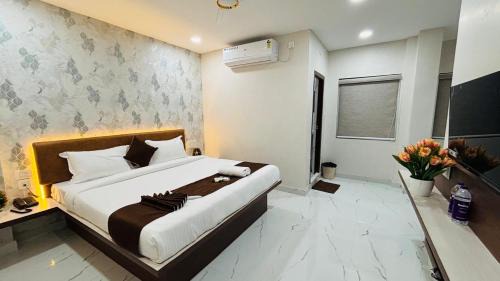 Shamshabad Hotel | Hotel Mithra Grand
