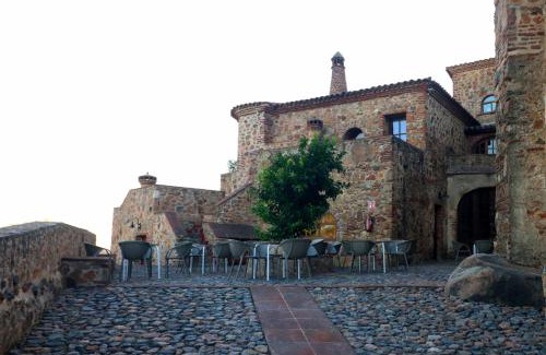 Almendral Hotel | Hotel Monasterio de Rocamador