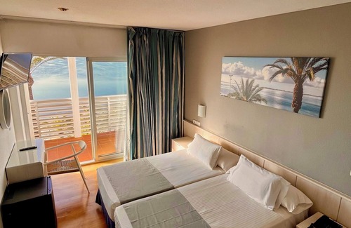 Los Cuarteros Hotel | Hotel Neptuno