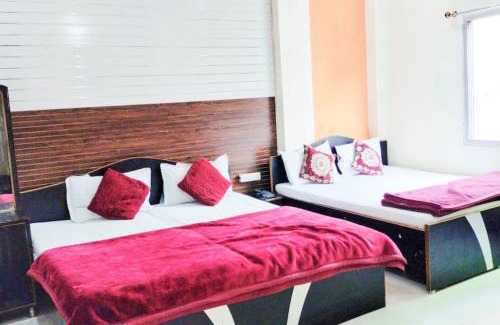 Varanasi Hotel | Hotel New Ashiyana Palace Varanasi - Fully-Air-Conditioned hotel at prime location With Wifi , Near-Kashi-Vishwanath-Temple, and-Ganga-ghat - Best Hotel in Varanasi