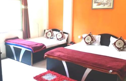 Varanasi Hotel | Hotel New Ashiyana Palace Varanasi - Fully-Air-Conditioned hotel at prime location With Wifi , Near-Kashi-Vishwanath-Temple, and-Ganga-ghat - Best Hotel in Varanasi