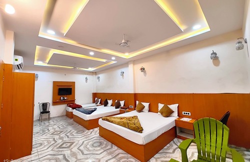 Ayodhya Hotel | Hotel Nirmala Palace Ayodhya