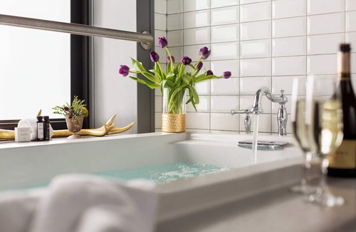 Green Bay Hotel | Hotel Northland, Autograph Collection